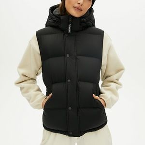 TNA ARITZIA THE SUPER PUFF™ VEST BLACK XXS